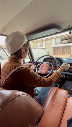 彼女がベンツに着替えたら　Mercedes-Benz 280sの記事動画