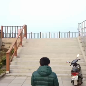 海、漁師、テント、鳥の画像