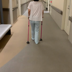 両側人工股関節置換術 術後30日目の画像