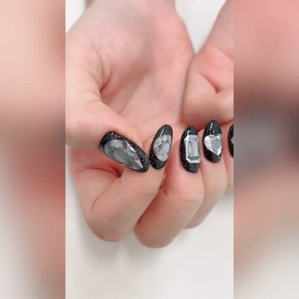 NAIL VENUS 2024/秋号でマグネットネイル！！！の記事動画
