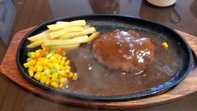 お得なランチ　550円‼️　PaPa BURG(パパバーグ)@埼玉県杉戸町　の記事動画