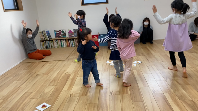 11月のリトミックも元気いっぱいの記事動画