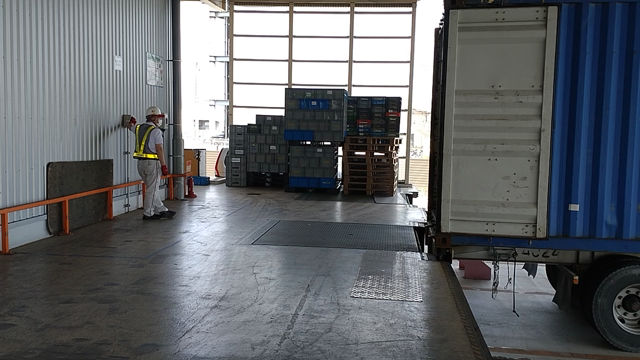 コンテナ受入作業の記事動画