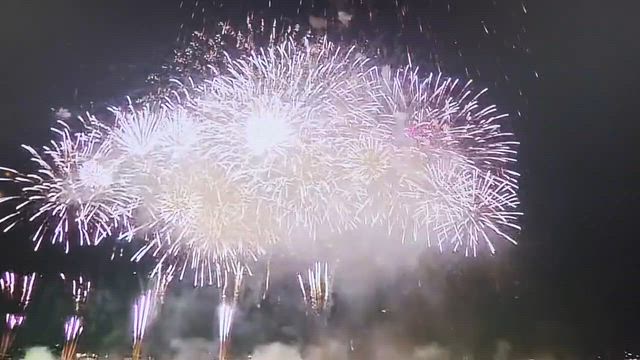 思いがけない再会と夏の花火に感謝の記事動画
