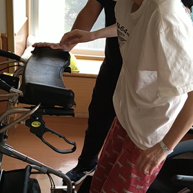 歩行器リハの画像