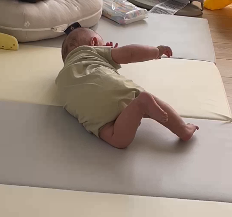 寝返り成功の記事動画