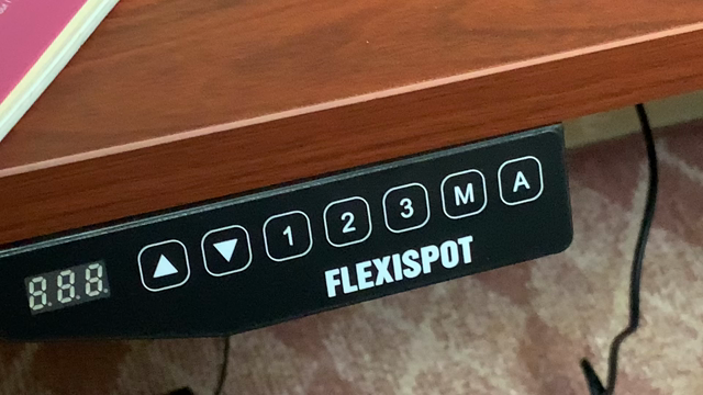 【FLEXISPOT】電動式スタンディングデスクが使いやすかったの記事動画