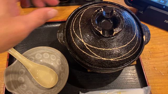 【土俵うどん】期間限定のもつ鍋焼きうどんは15時からのメニューなのだ♪の記事動画