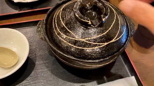 【土俵うどん】冬はやっぱりもつ鍋焼きうどんやね♪の記事動画