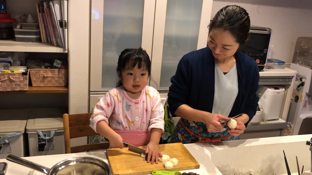 ３歳でも、包丁使いが上手くなるコツの記事動画
