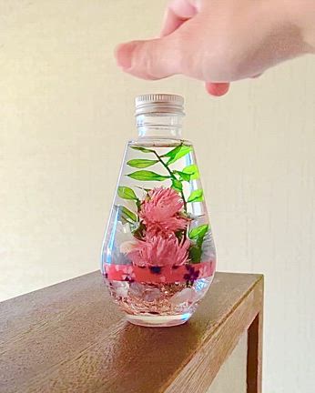 お花が動かないハーバリウム・表と裏で見せ方を変えて作るの記事動画