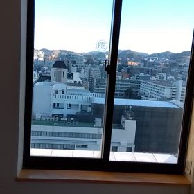 床に当たった陽の光が妙ですの画像