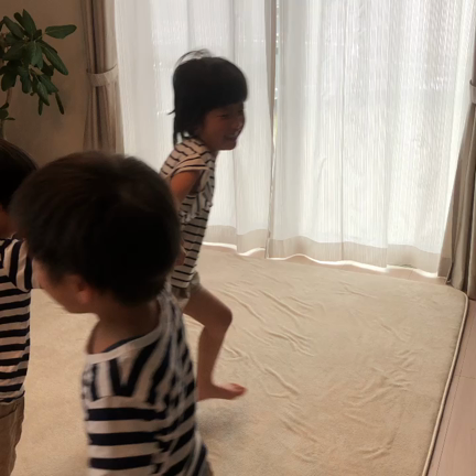 子どもが楽しめて、親が楽できるアイテムの記事動画