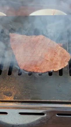 ぎっくり腰、焼肉シンラガーデンの記事動画