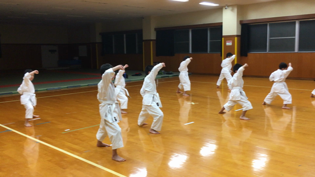 福岡会場（日）を知りたい方へ！空手教室の様子を紹介！（習い事）～高岡市福岡Ｂ＆Ｇ海洋センター～の記事動画