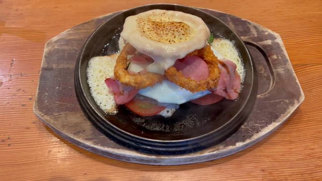 ボリューミーなハンバーグ定食にビックリ‼️の記事動画