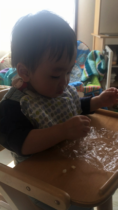 実践！コミュニケーション力がグングン育つ離乳食の食べさせ方の記事動画