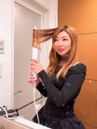 最近の美容家電が半端ない！不器用でも巻き髪がの記事動画