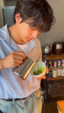 イケメンラテ？！からのべにや珈琲店飾り巻き寿司教室❤️の記事動画