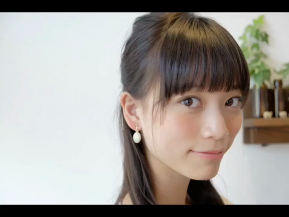 簡単4分ハーフアップアレンジの記事動画