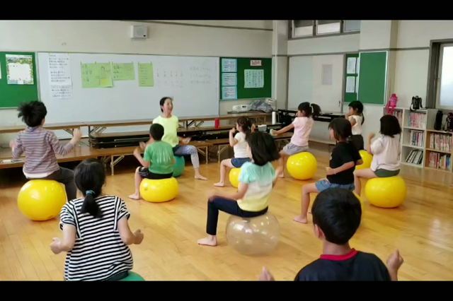 【レポ】小学校トワイライトスクールへ♪の記事動画