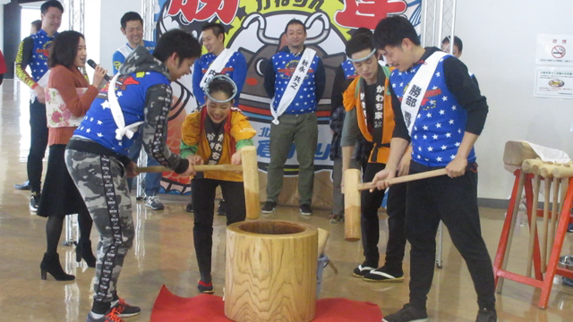 餅つき大会の記事動画