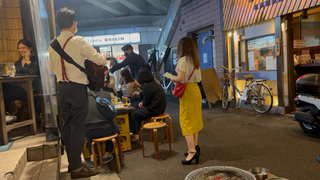 飲み仲間と飲み屋街、活動再開での記事動画