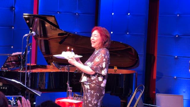 5/10(日)丸山圭子さんのバースデーライブにお伺いしましたぁ！後篇。の記事動画