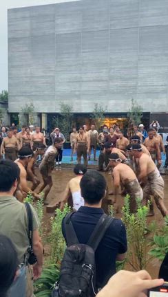 泥だらけ注意な地元の奇祭が動画生配信されてた件の記事動画