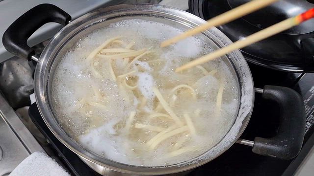 ラーメン二郎 【 おうち 】☆ つけ麺 ♪の記事動画