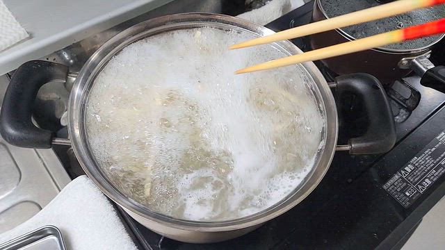 ラーメン二郎 【 簡単レシピ 】☆ おうちつけ麺 ♪の記事動画