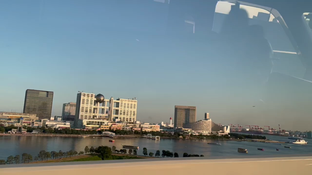 仕事のためにゆりかもめでお台場へ。の記事動画