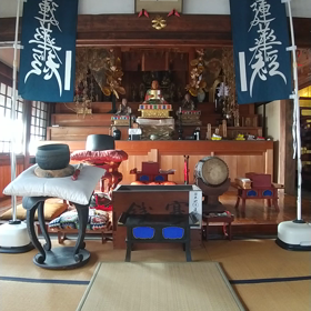 本堂内の画像