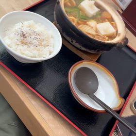 ランチは餅味噌煮込みうどんの画像