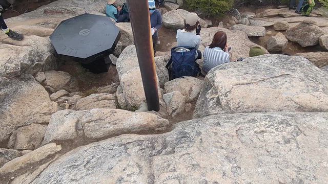 シャクナゲ満開！【瑞牆山】奥秩父山塊(日本百名山)の記事動画