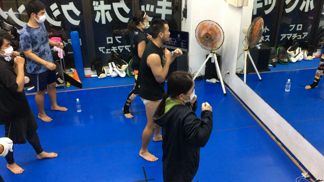 パンチの指導の記事動画
