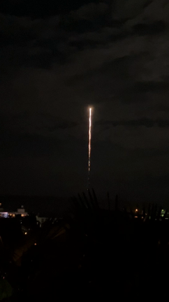 秋の夜空を彩る花火の記事動画