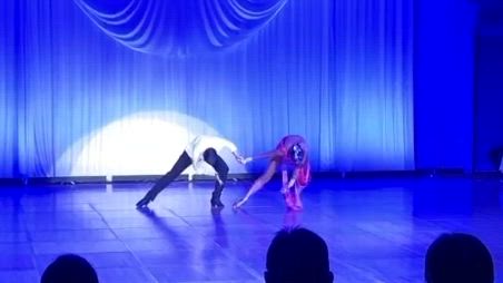 ダンス・女子の表現の記事動画