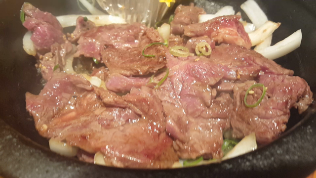 松屋で一人焼肉「漢のランチ」の記事動画