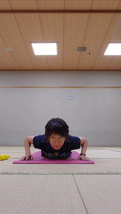 暑苦しい夜　眠れないあなたにオススメする体操はこれの記事動画