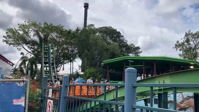 〜オーストラリアの絶叫マシーンは一味違う〜ゴールドコースト:Dream worldの記事動画