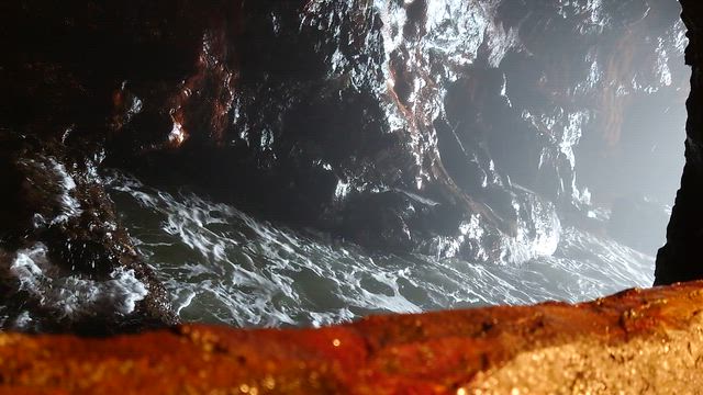 三段壁洞窟の記事動画