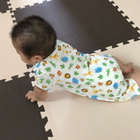 次男6m21d つかまり立ち動画の画像