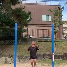 マッスルアップとはの画像