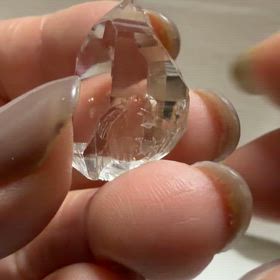 ハーキマーダイヤモンドの魅力の画像