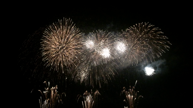 夏休み〜花火大会〜の記事動画