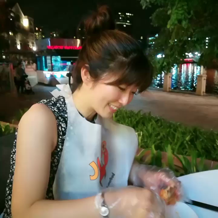 初めてのシンガポール⑧　〜チリクラブ〜の記事動画
