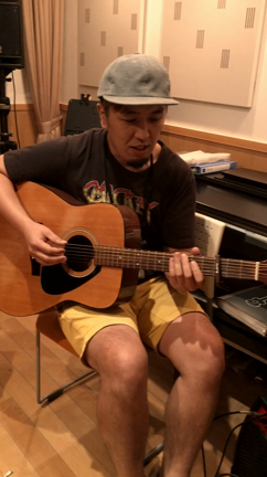 【演奏動画あり】アコギ〜 美味しいイントロ曲(^^)の記事動画