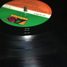 ライブのこと、延期や配信や。の画像