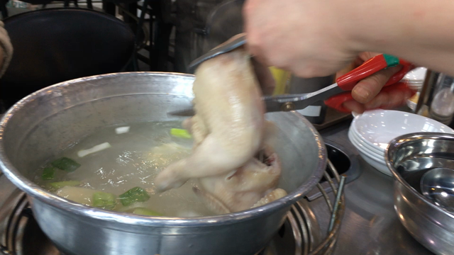 【ソウル】《陳玉華ハルメ元祖タッカンマリ》この味！日本では食べられない！！の記事動画